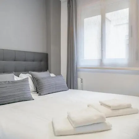 2 Bedroom Awesome In Appartement *