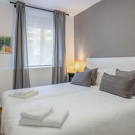 2 Bedroom Awesome In