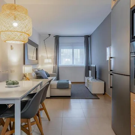 2 Bedroom Awesome In アパート
